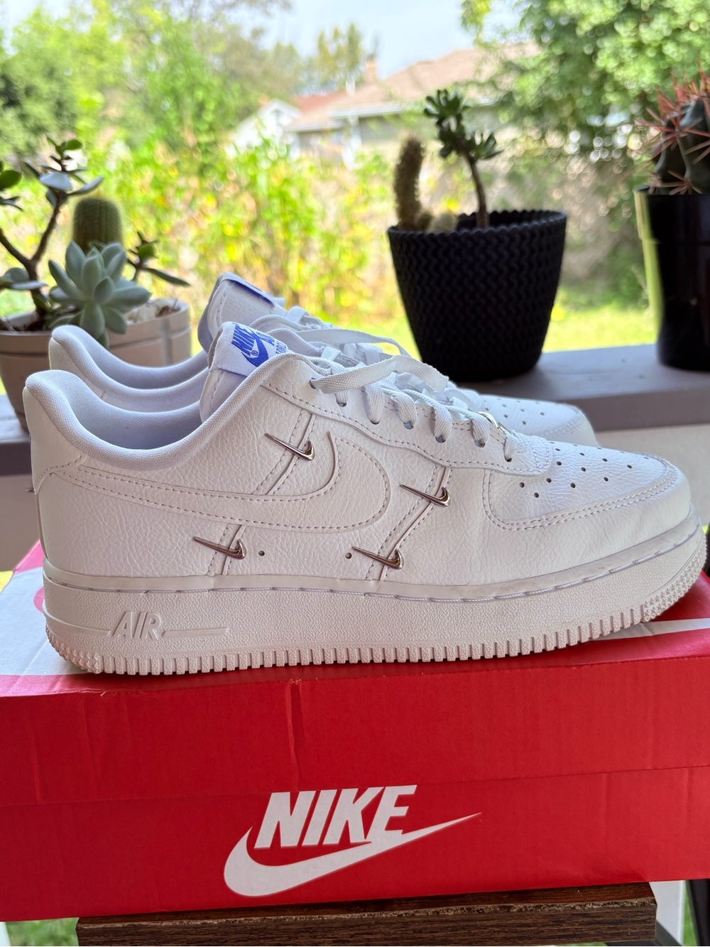 Nike Women’s Air Force 1 Low - White with Silver Accents Size 6